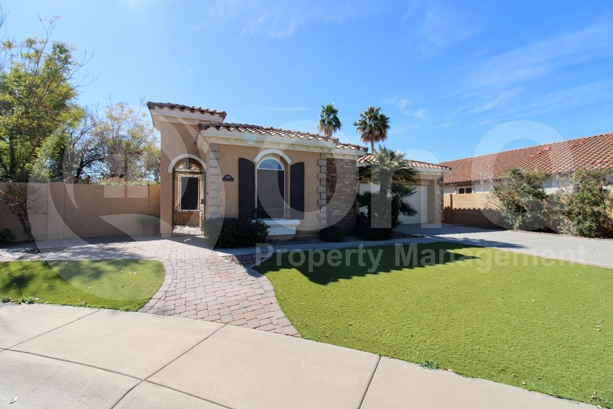 2451 E Honeysuckle Pl - Photo 2 of 24