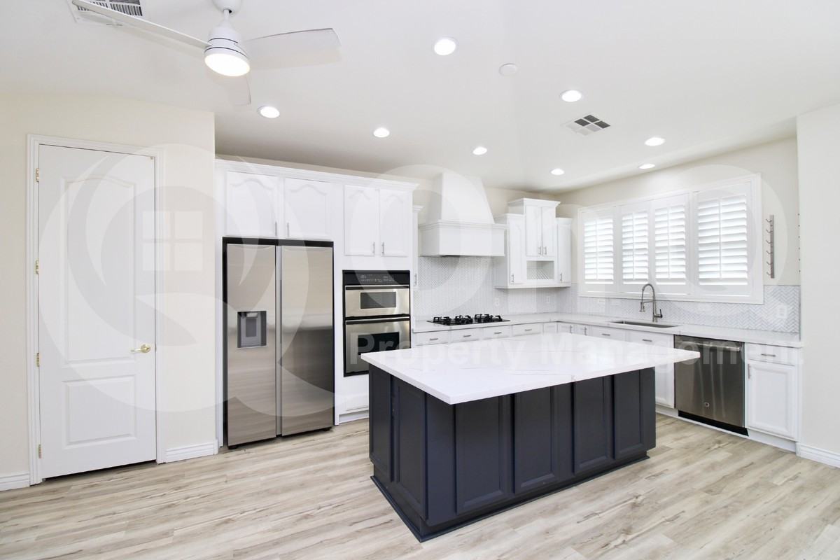 2451 E Honeysuckle Pl - Photo 3 of 24