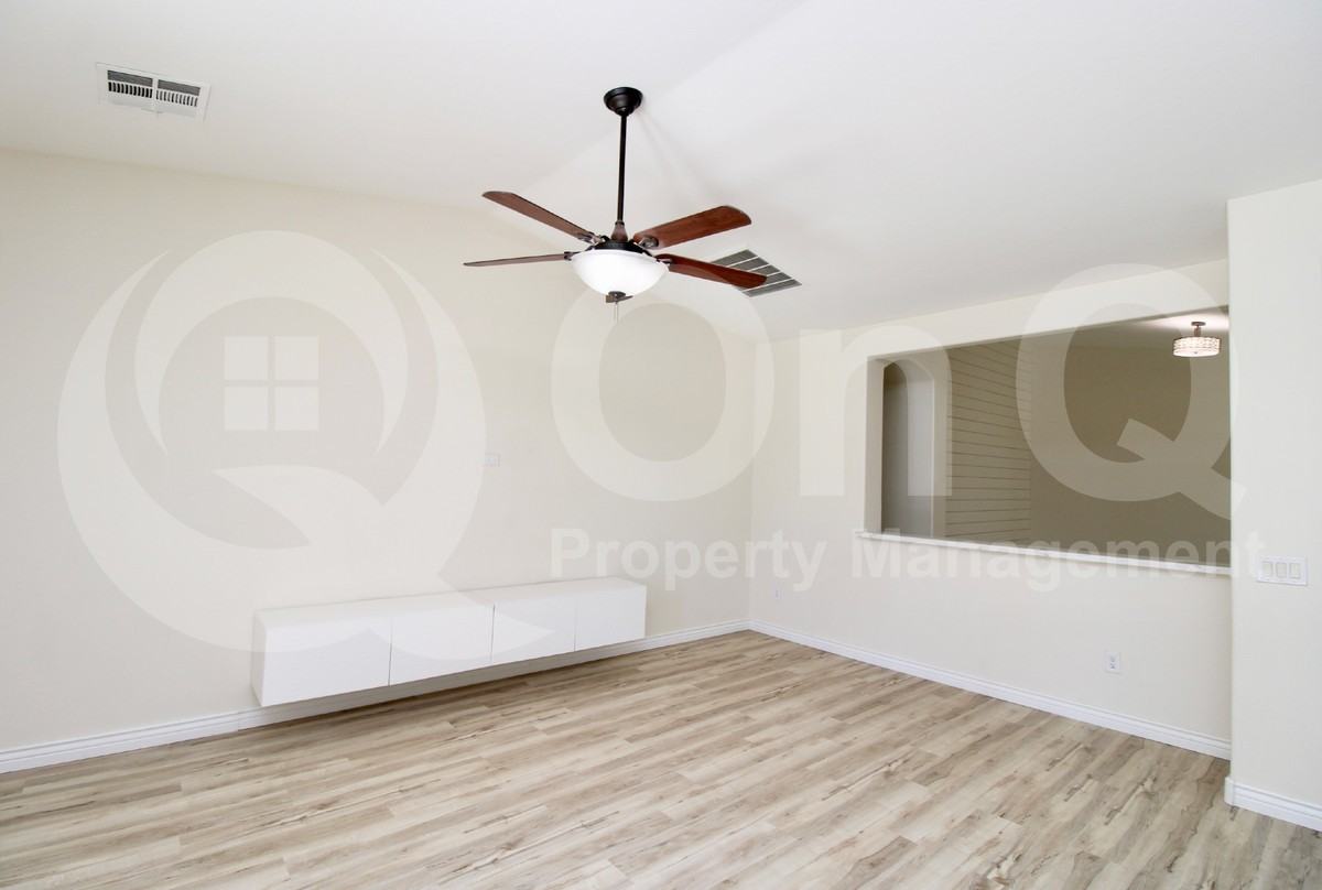 2451 E Honeysuckle Pl - Photo 7 of 24