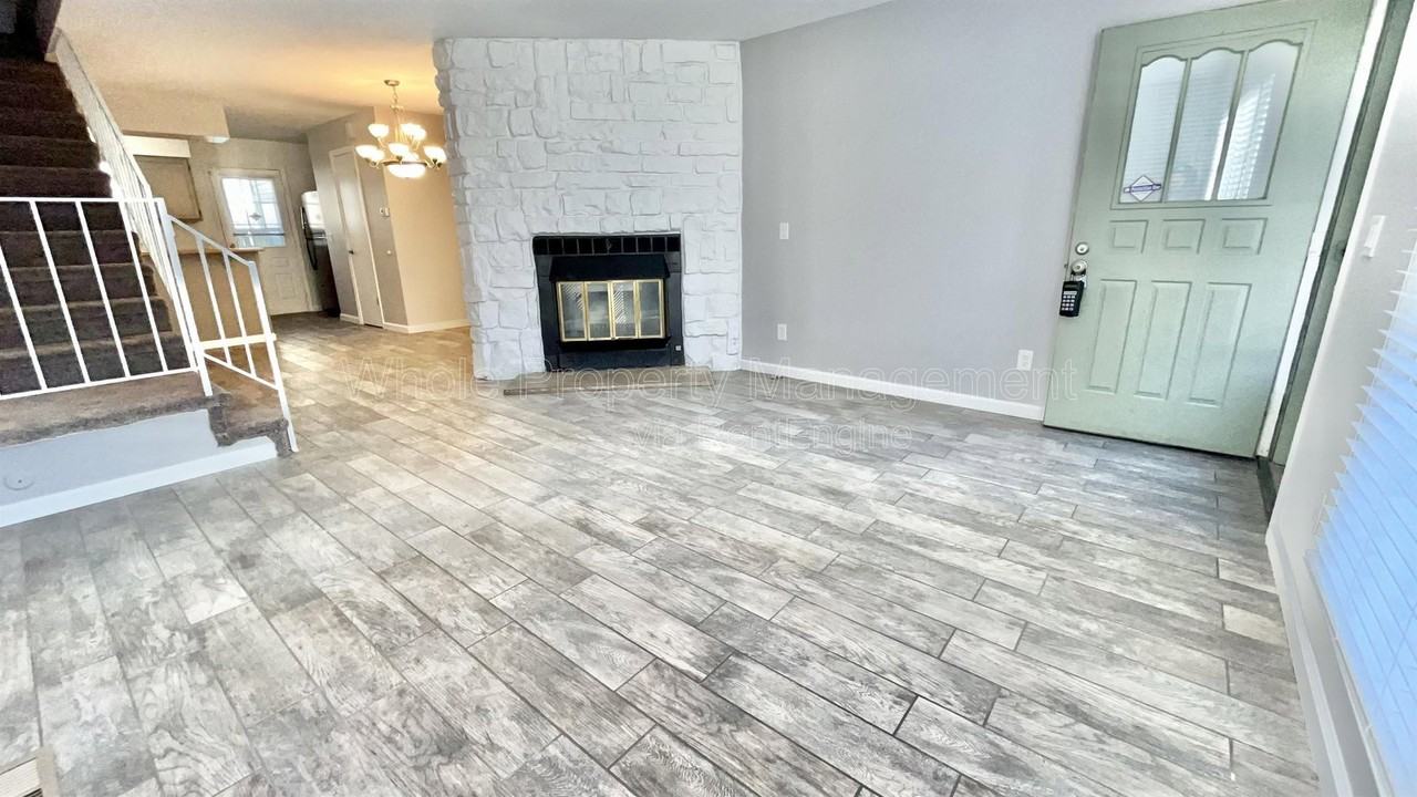 14324 E Hawaii Cir #B - Photo 7 of 37