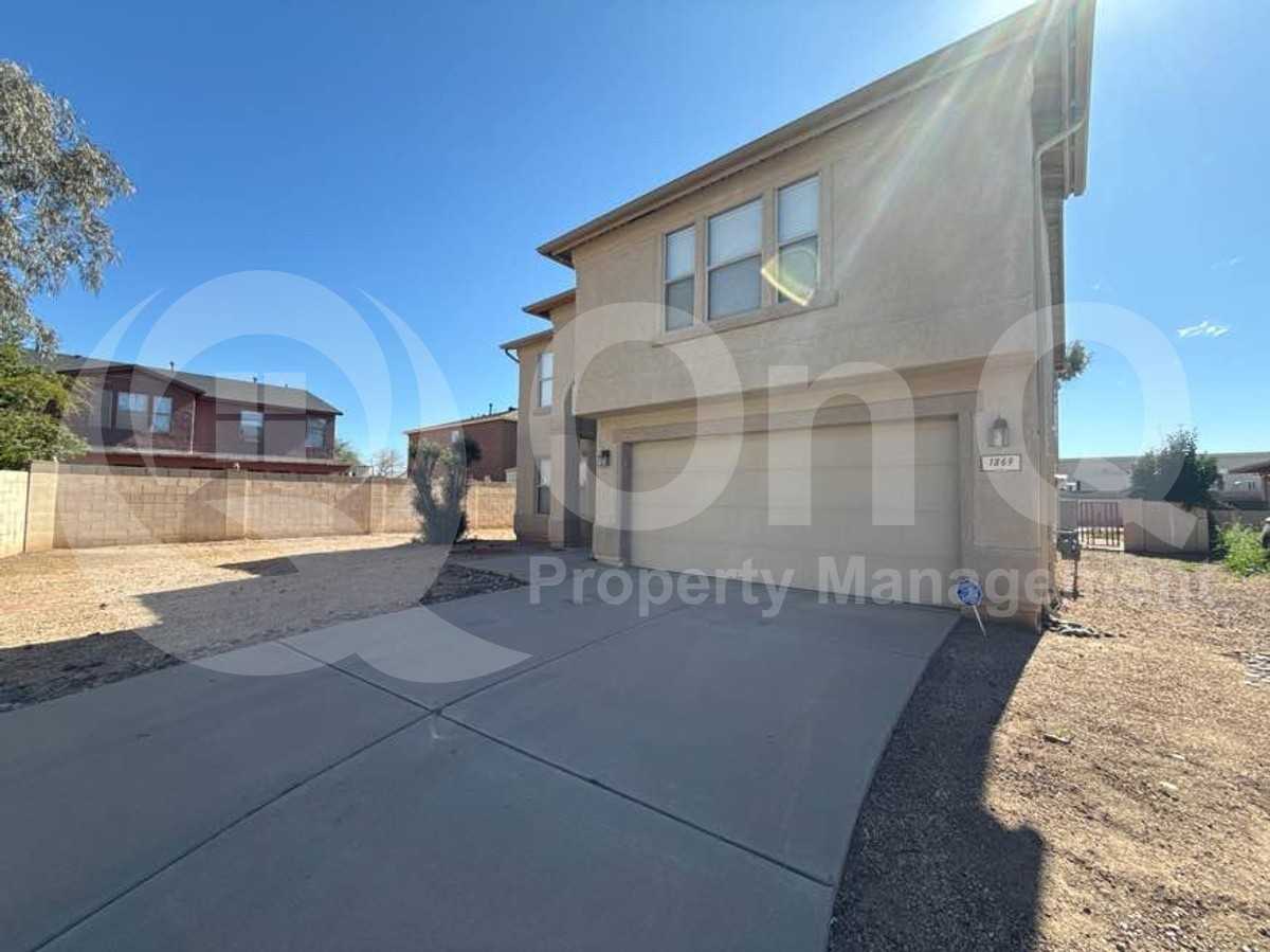 1869 W Bothell Way - Photo 3 of 25