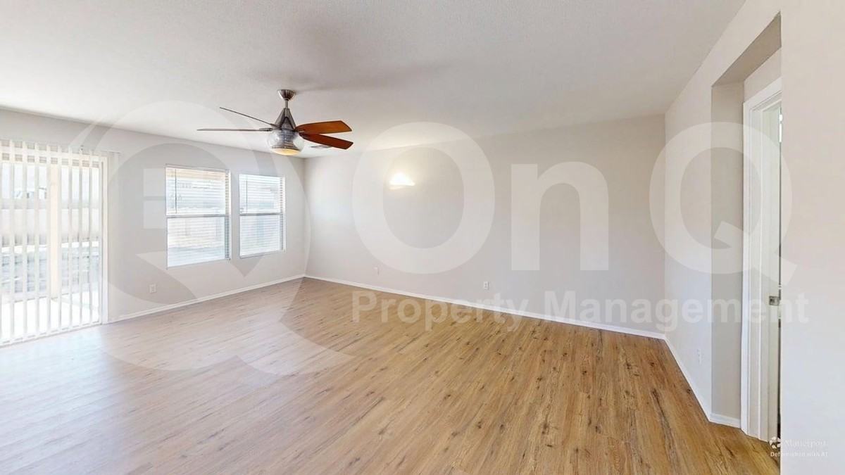 1869 W Bothell Way - Photo 7 of 25