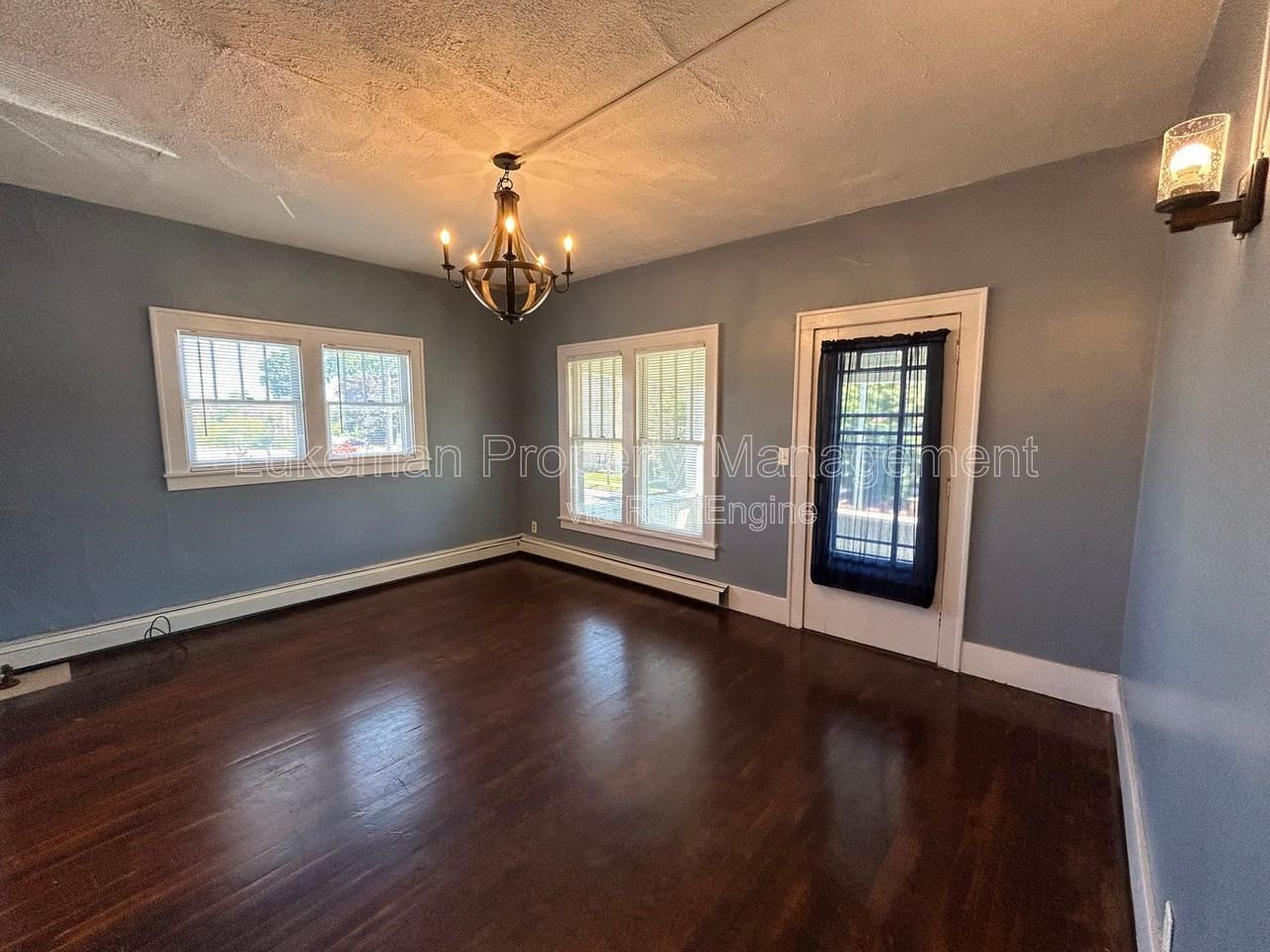 428 426- 428 South Westnedge Avenue #3 - Photo 2 of 27