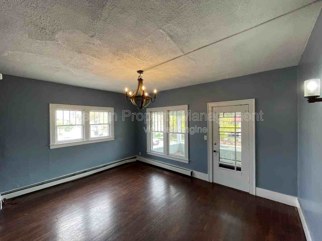 428 426- 428 South Westnedge Avenue #3 - Photo 4 of 27