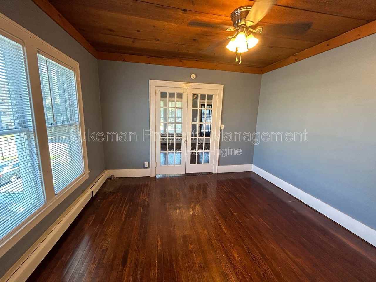 428 426- 428 South Westnedge Avenue #3 - Photo 6 of 27