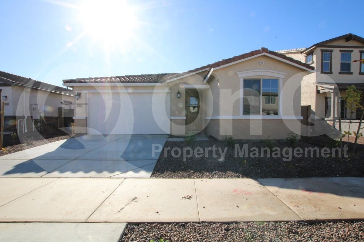 22873 E Happy Rd - Photo 2 of 29