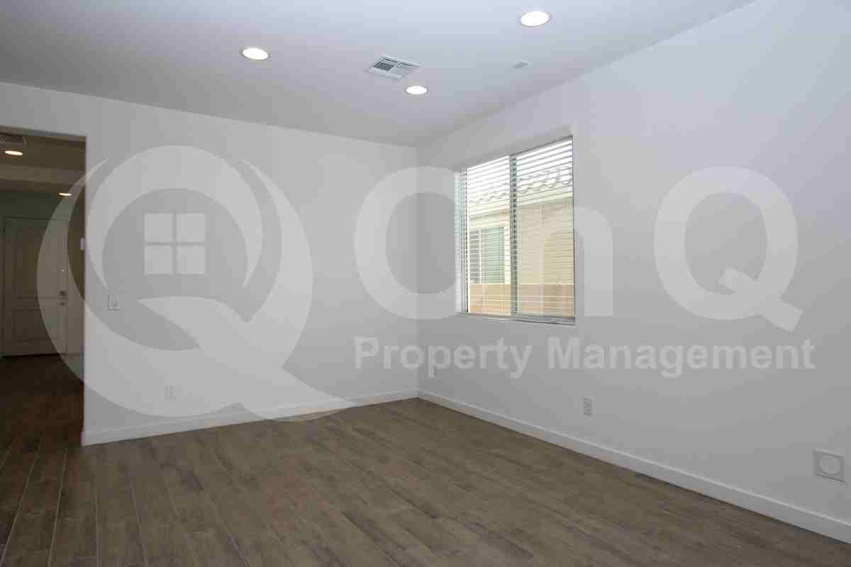 17114 W Fallen Leaf Ln - Photo 5 of 23