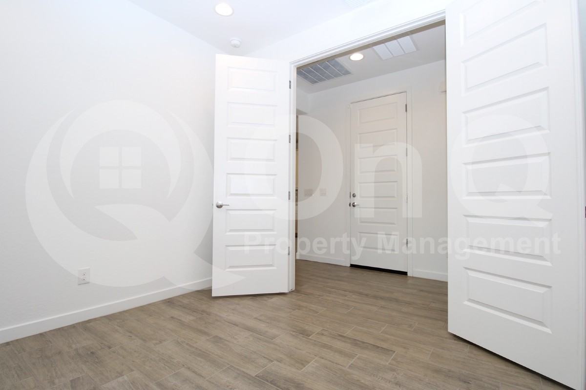 17114 W Fallen Leaf Ln - Photo 6 of 23