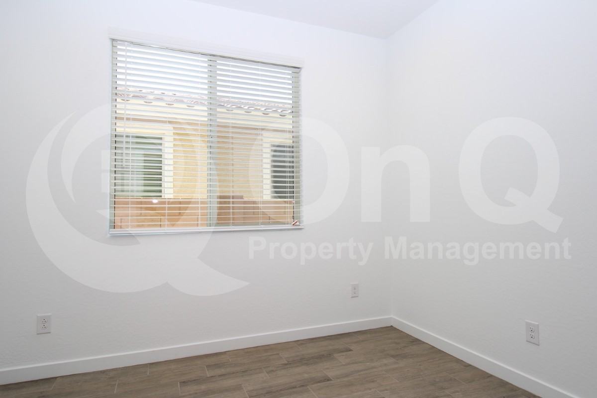 17114 W Fallen Leaf Ln - Photo 7 of 23