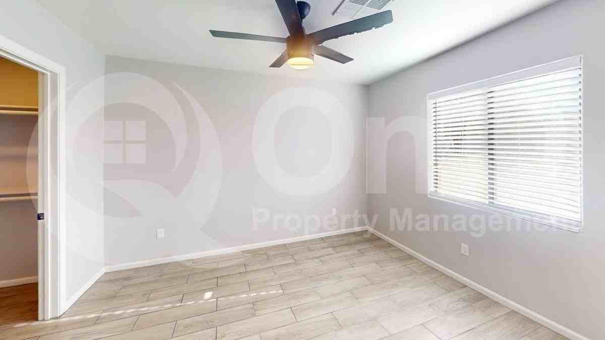 3619 E Felix Blvd #1 - Photo 7 of 15