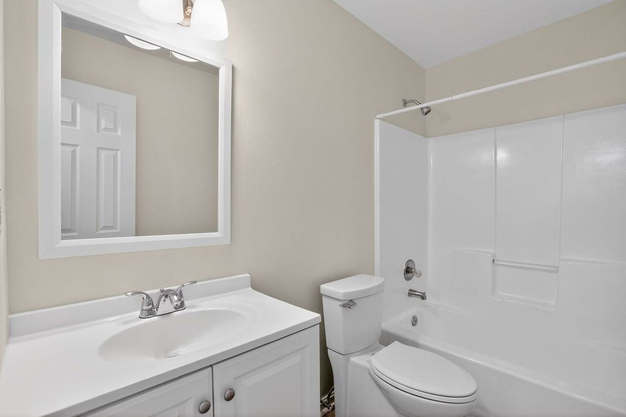 3734 Hastings Ct - Photo 4 of 15