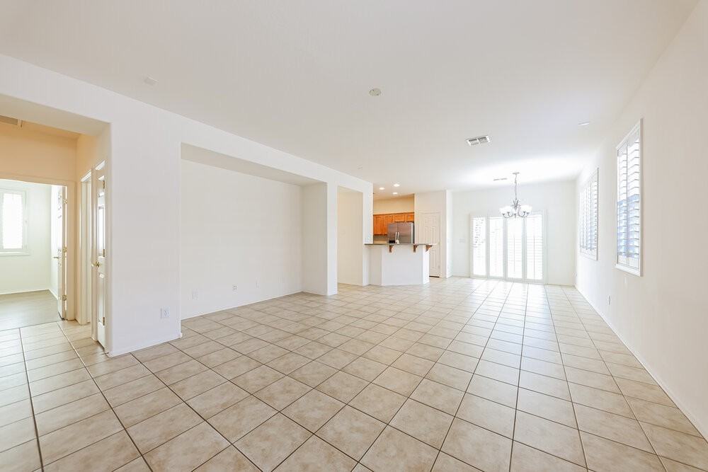 39511 N Prairie Ln - Photo 3 of 16