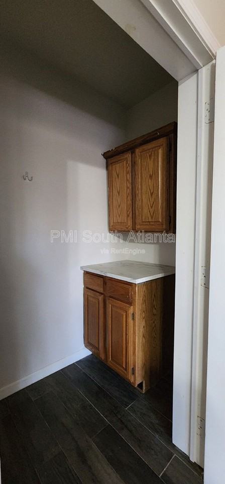 755 Castlebrooke Way - Photo 4 of 18