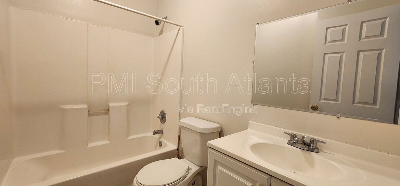 755 Castlebrooke Way - Photo 6 of 18