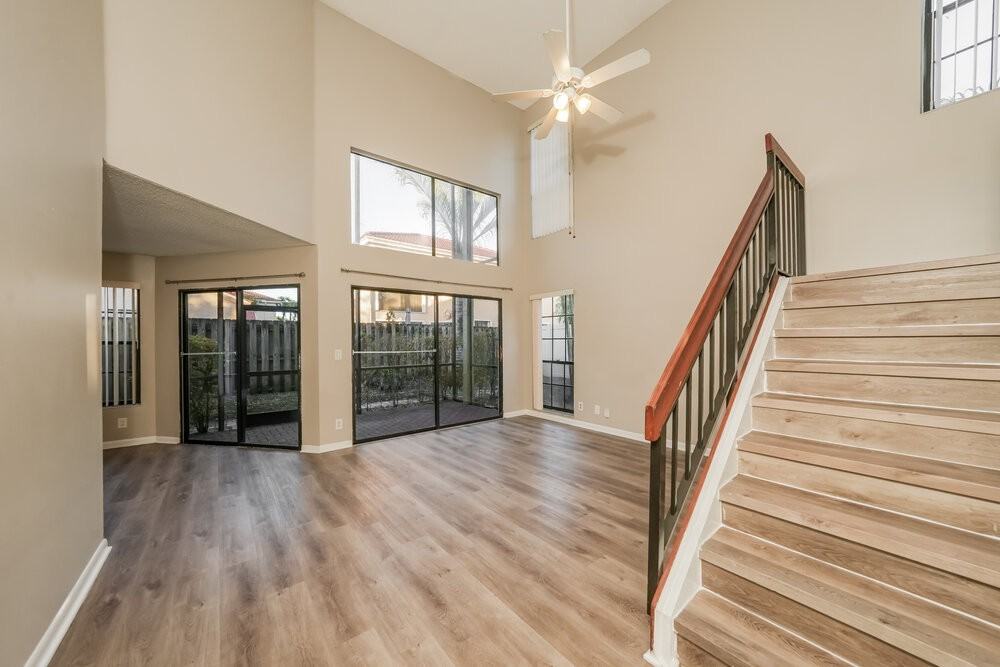 1725 Shoreside Cir - Photo 4 of 17