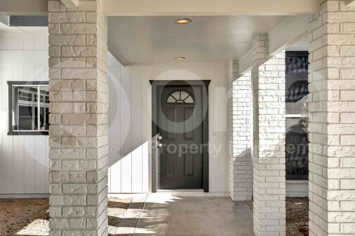 14429 N Boswell Blvd - Photo 6 of 34