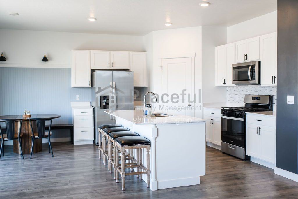 3657 E 1500 S - Photo 2 of 12