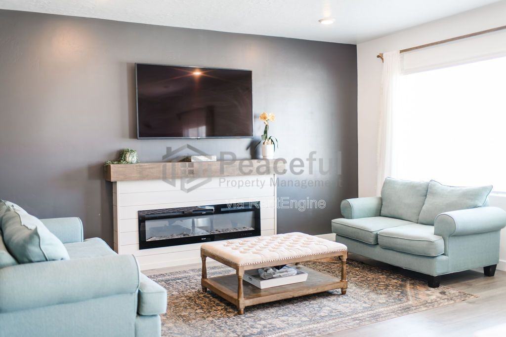 3657 E 1500 S - Photo 4 of 12