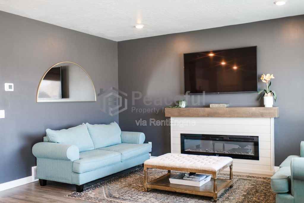 3657 E 1500 S - Photo 5 of 12