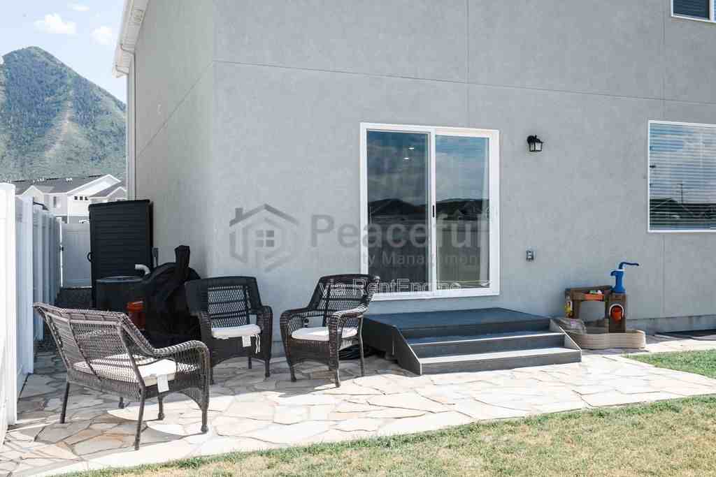 3657 E 1500 S - Photo 6 of 12