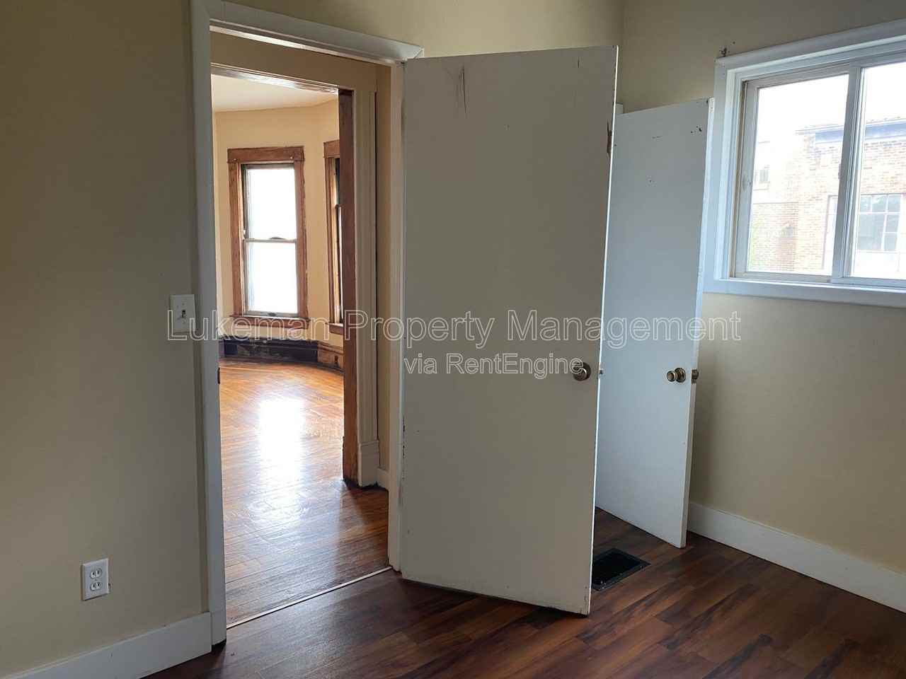 612 W Kalamazoo Ave #4 - Photo 7 of 12