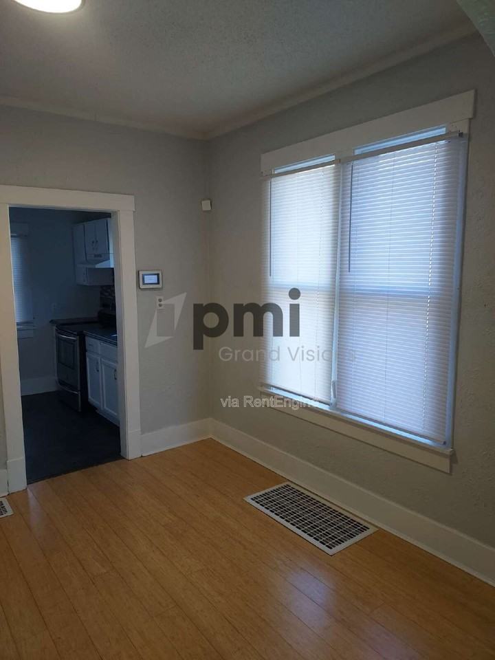 1824 E Clay St - Photo 7 of 17