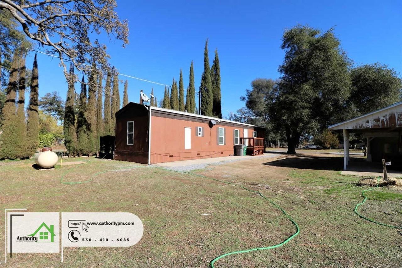 3466 Shirley St - Photo 6 of 24