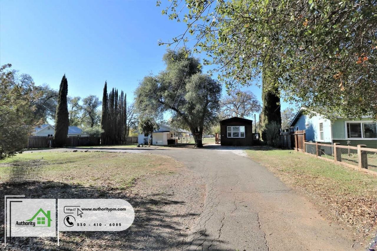 3466 Shirley St - Photo 7 of 24