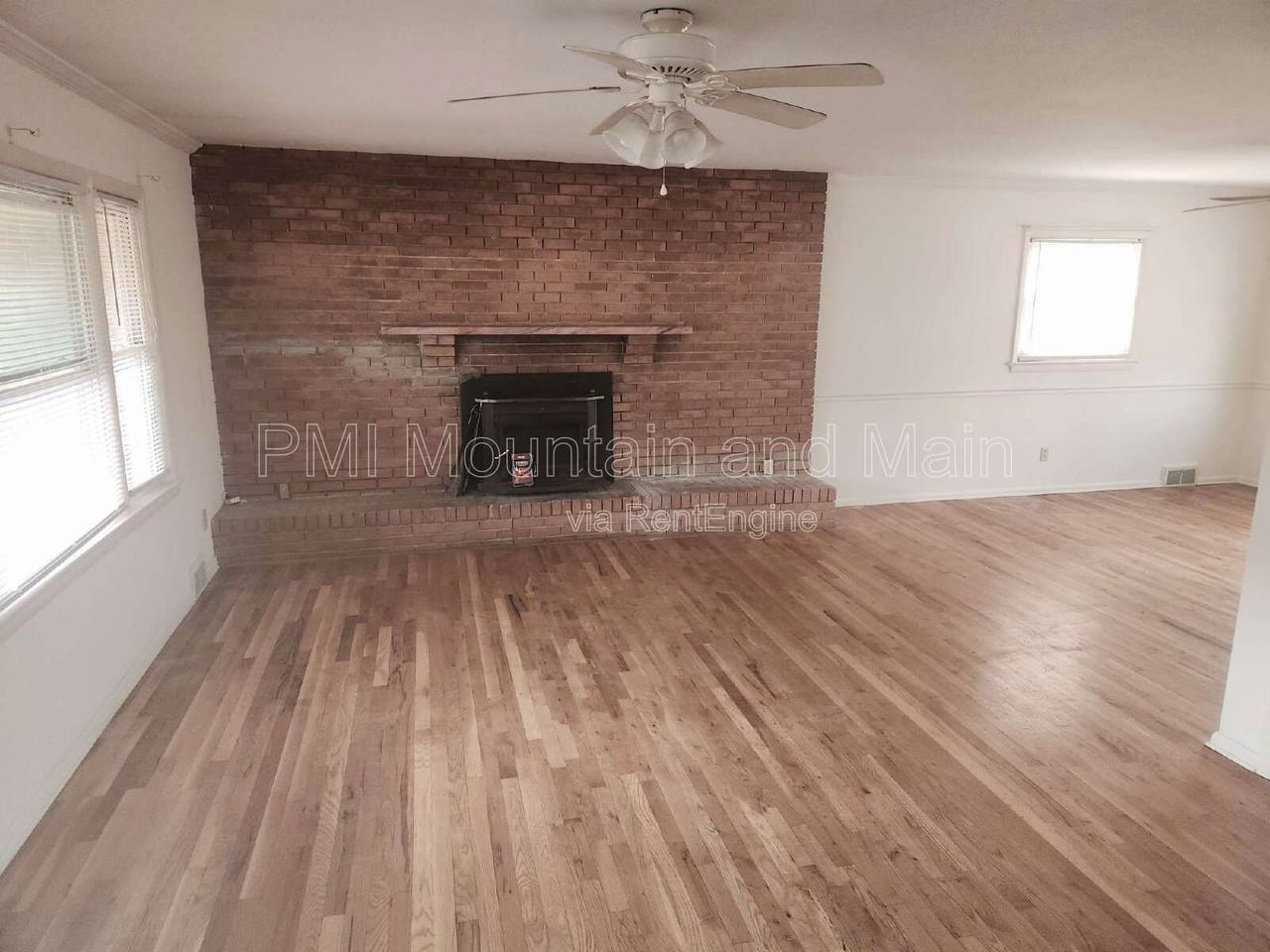 52 Blake Dr #A - Photo 3 of 27