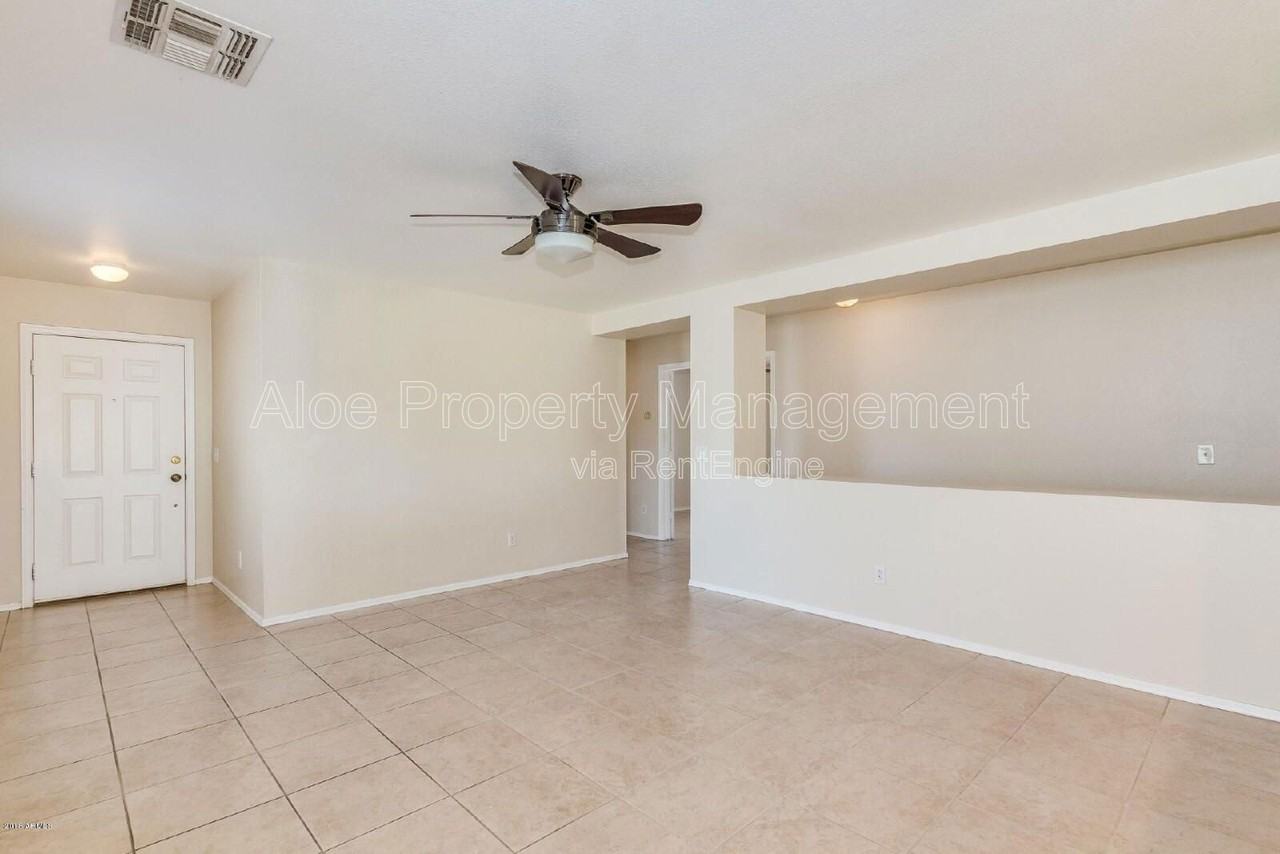 2856 E Augusta Ave - Photo 3 of 5