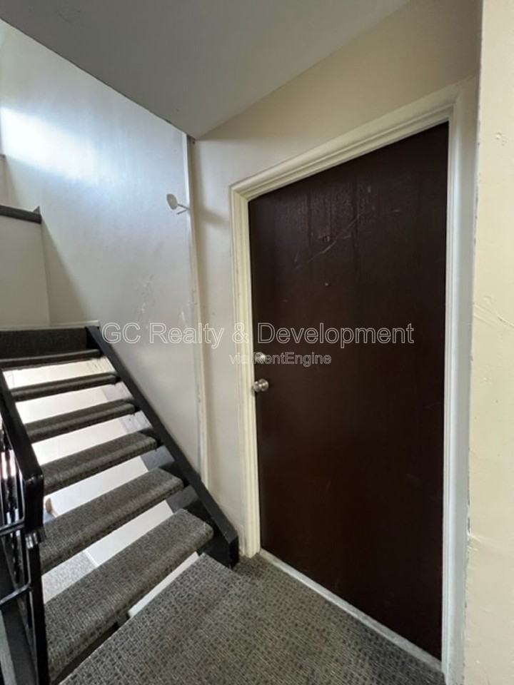 316 N Warwick Ave #1D - Photo 2 of 15