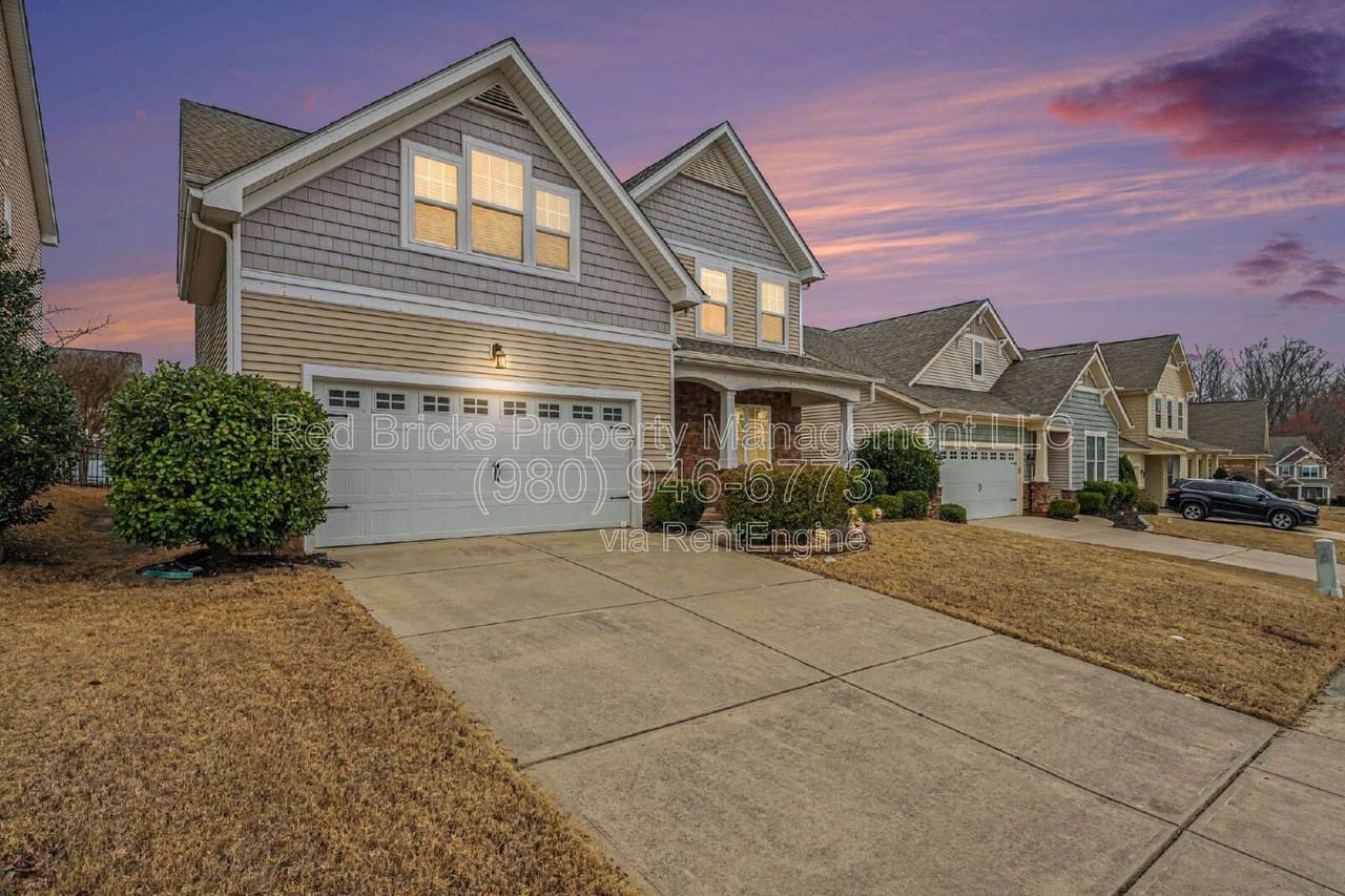 1349 Middlecrest Dr Nw - Photo 4 of 36