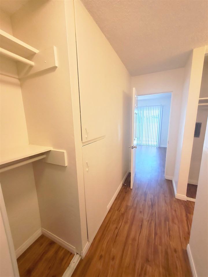 5033 Clairemont Mesa Blvd #9W - Photo 4 of 6