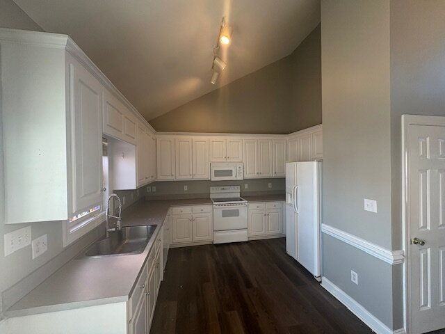 626 Edenbrook Dr - Photo 6 of 18