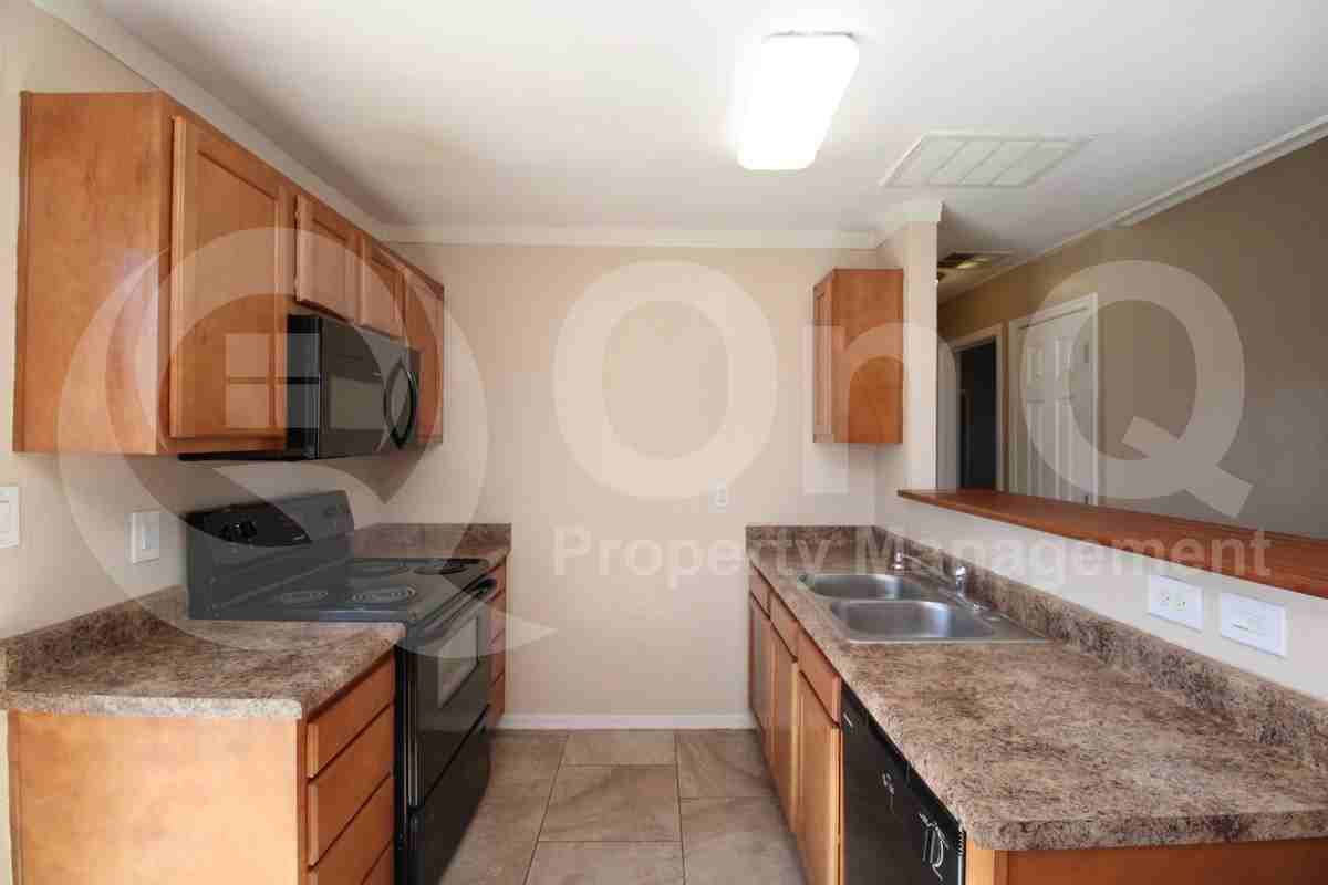 1021 E Harry St #2 - Photo 4 of 20