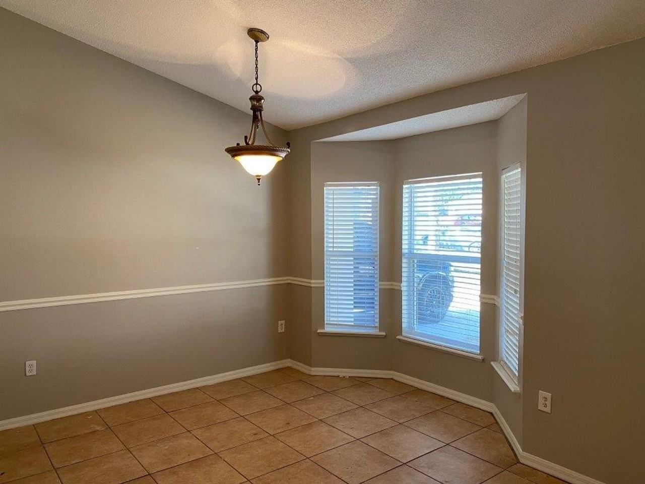 1123 Breezy Knoll St - Photo 2 of 17