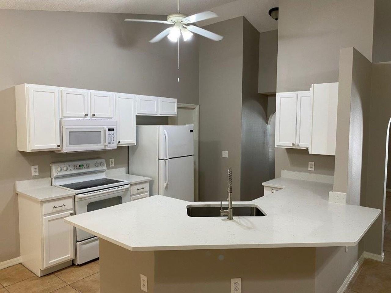 1123 Breezy Knoll St - Photo 5 of 17