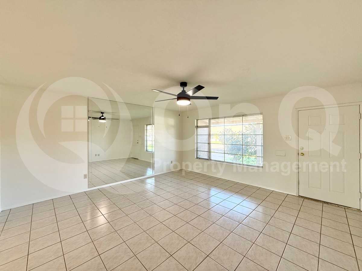 8125 E Amelia Ave - Photo 4 of 32