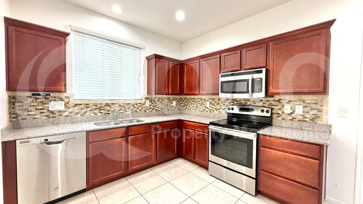 2694 N 73rd Dr - Photo 3 of 24