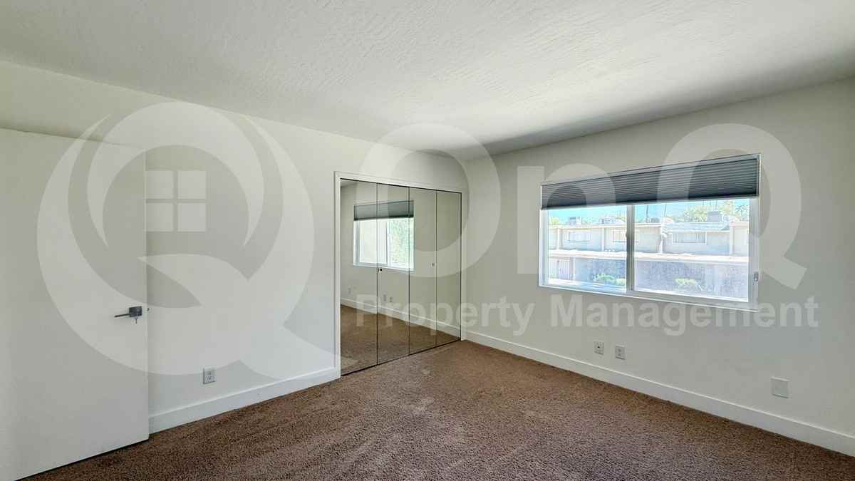 7618 N 19th Dr - Photo 2 of 18