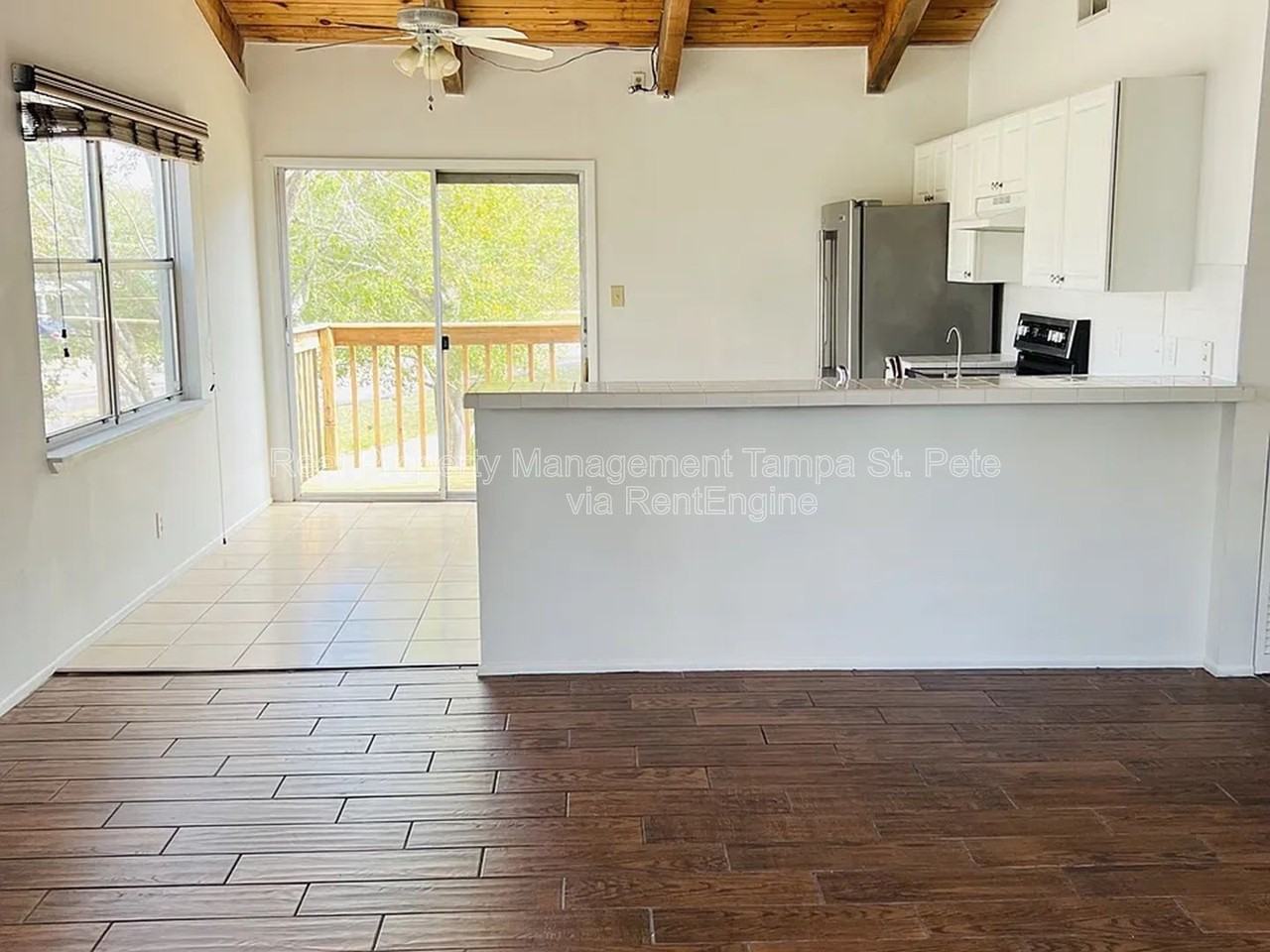 805 Saint Petersburg Dr W - Photo 4 of 17