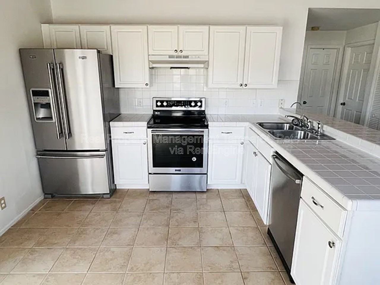 805 Saint Petersburg Dr W - Photo 5 of 17