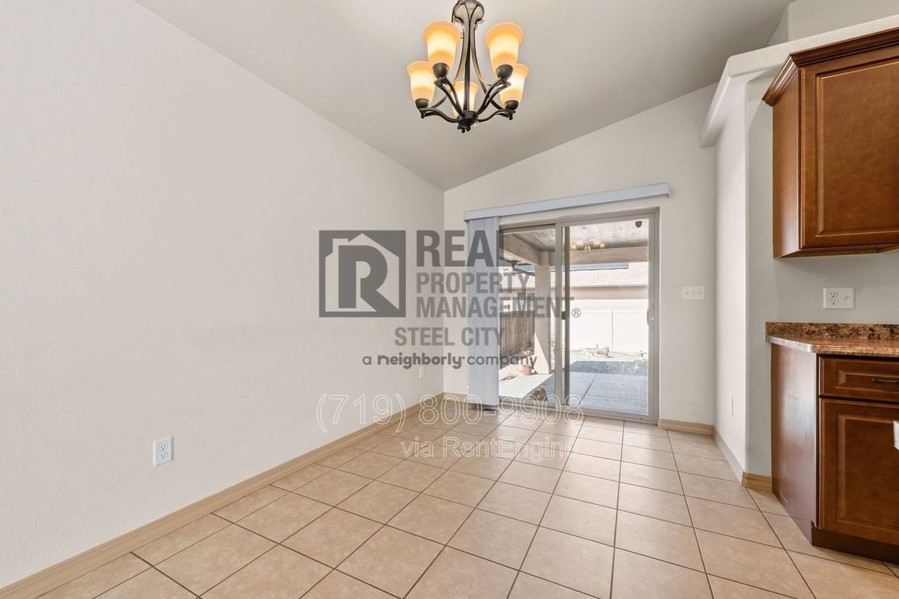 21 Arrowsmith Dr - Photo 6 of 28