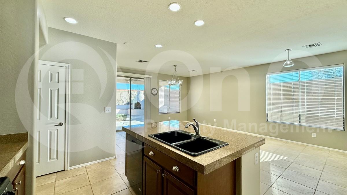 2030 W Clearview Trl - Photo 4 of 24