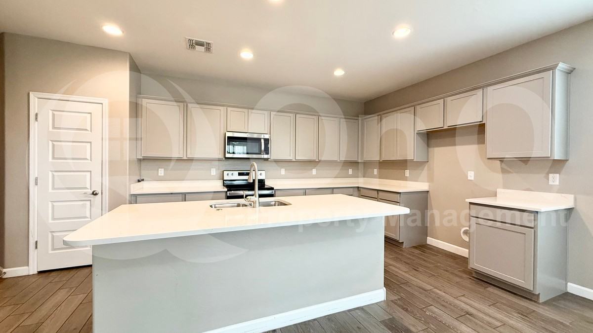 4460 W Melody Dr - Photo 3 of 19