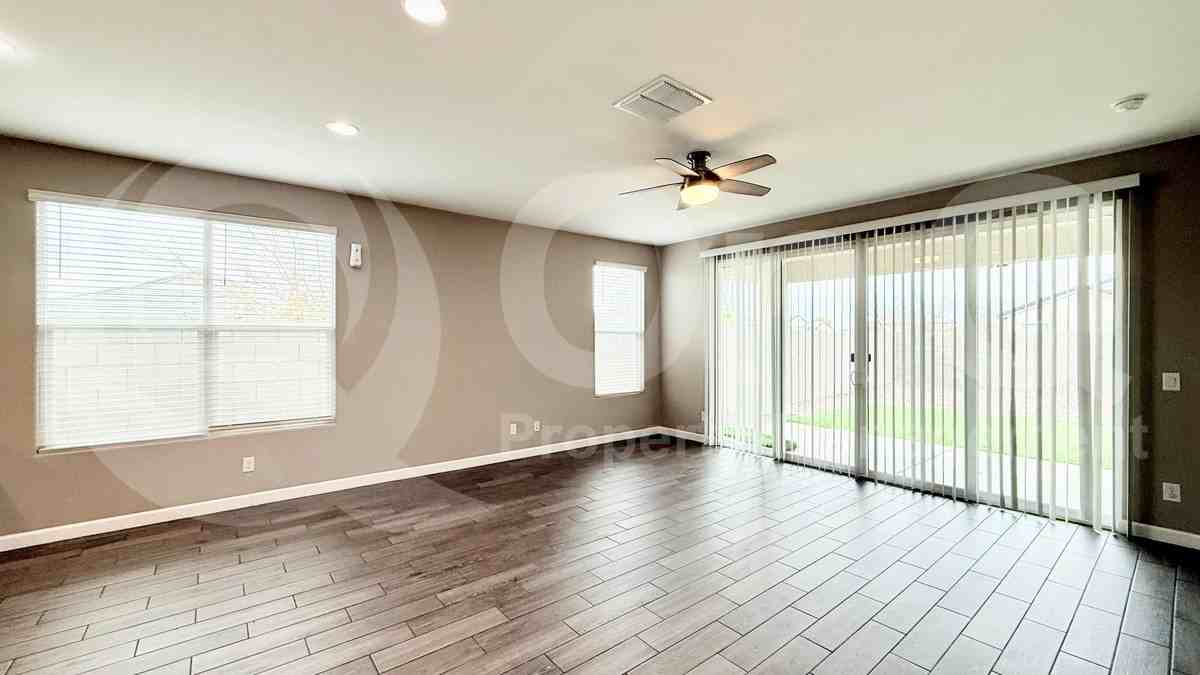 4460 W Melody Dr - Photo 5 of 19