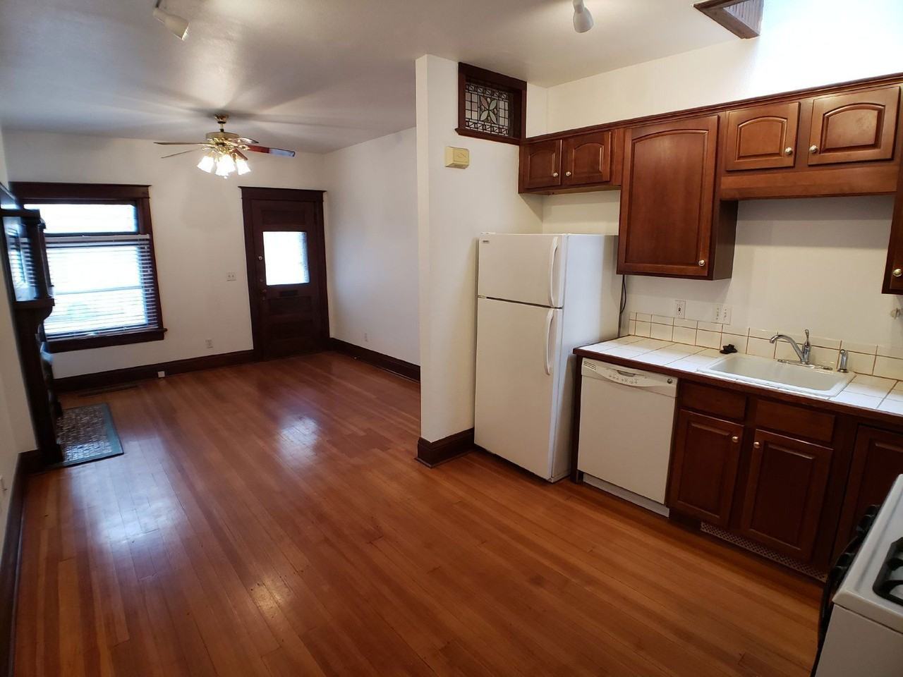 123 E Exposition Ave - Photo 5 of 17