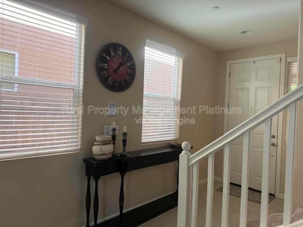 1532 N Sanders Ave - Photo 4 of 11