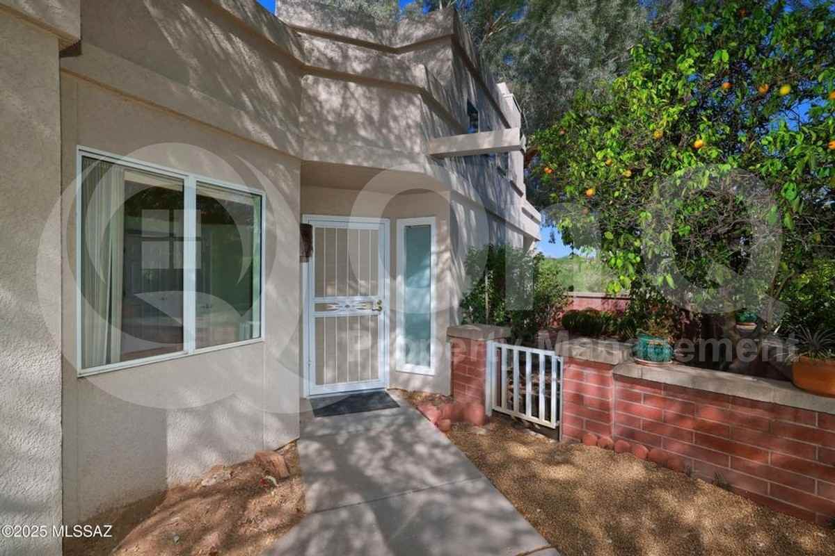 8740 N Johnny Miller Dr - Photo 4 of 12