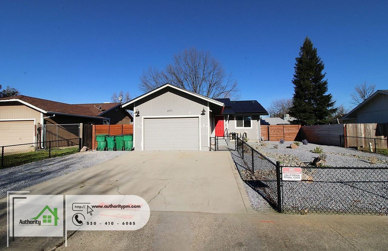 2870 Iris St - Photo 2 of 7